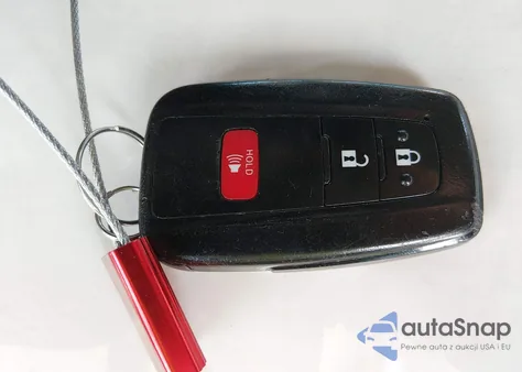 2021 Toyota Highlander L z USA, uszkodzony, nr VIN 5TDCZRAH1MS085977